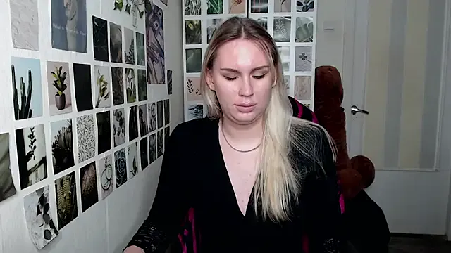 Yui-Ch – webcam model profile photo Image 5