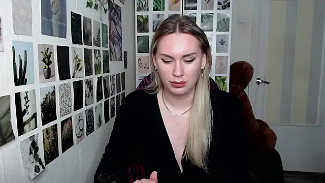 Yui-Ch – webcam model profile photo Image 6