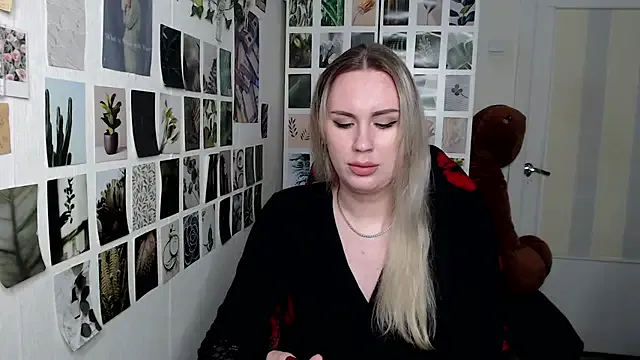 Yui-Ch – webcam model profile photo Image 9