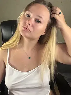 Hot_Mayra25 – webcam model profile photo Image 14