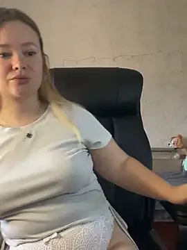 Hot_Mayra25 – webcam model profile photo Image 3