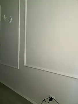 roouse – webcam model profile photo Image 13