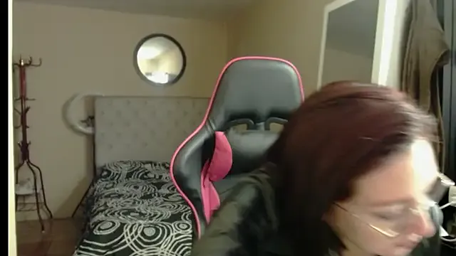 dirtypub – webcam model profile photo Image 4