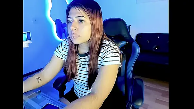  – webcam model profile photo Image 8