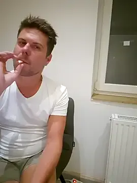 roouse – webcam model profile photo Image 7