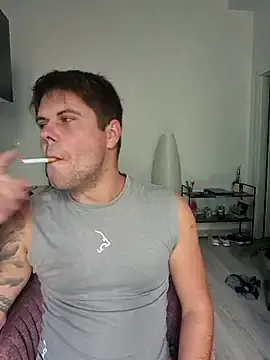 roouse – webcam model profile photo Image 9