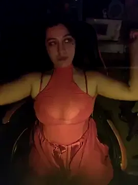 roouse – webcam model profile photo Image 4