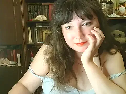 roouse – webcam model profile photo Image 5