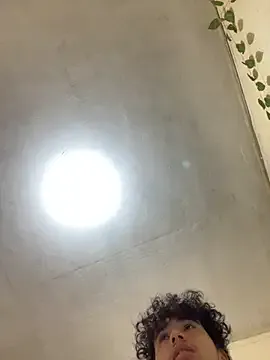 zui_lu – webcam model profile photo Image 3