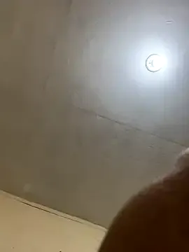 zui_lu – webcam model profile photo Image 6