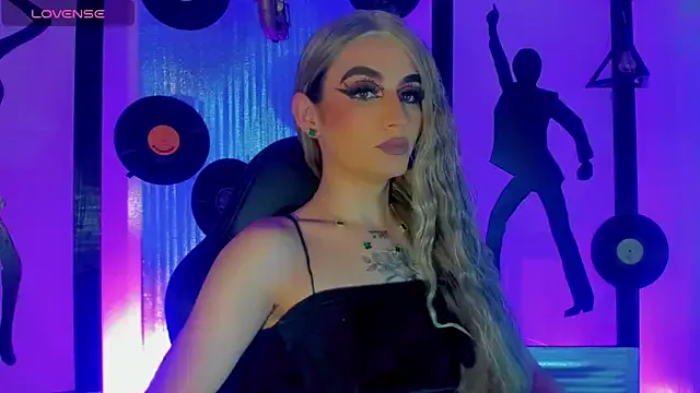 Nonchan_ – webcam model profile photo Image 12