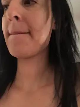 Cum_girlss – webcam model profile photo Image 16