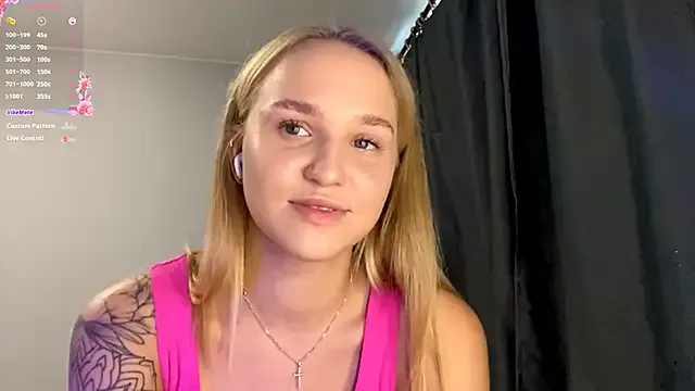 _Alice_1 – webcam model profile photo Image 3