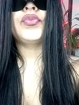 Hot_Mayra25 – webcam model profile photo Image 2