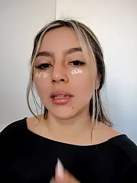 Mary_bby – webcam model profile photo Image 2