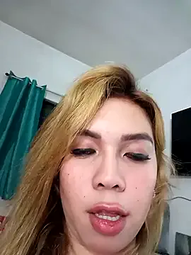  – webcam model profile photo Image 4