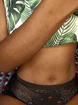  – webcam model profile photo Image 13