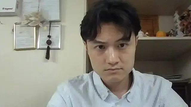  – webcam model profile photo Image 16