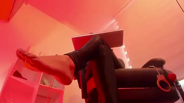 Nonchan_ – webcam model profile photo Image 9