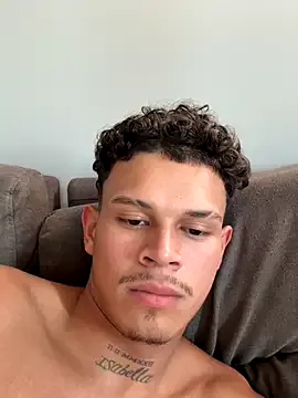 roouse – webcam model profile photo Image 8