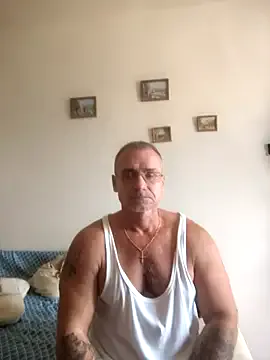 Zeefy – webcam model profile photo Image 2