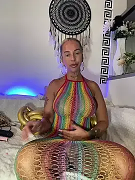 CheekyChels Image 6