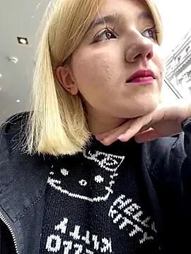 SerrenaAa – webcam model profile photo Image 9