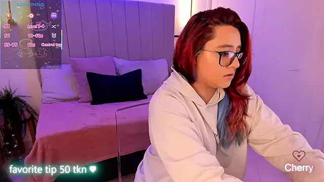 oxo_yuna_oxo – webcam model profile photo Image 16