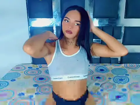 roouse – webcam model profile photo Image 11