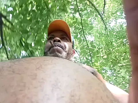 zui_lu – webcam model profile photo Image 5