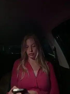 roouse – webcam model profile photo Image 10