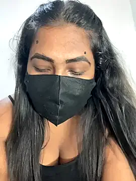 roouse – webcam model profile photo Image 10