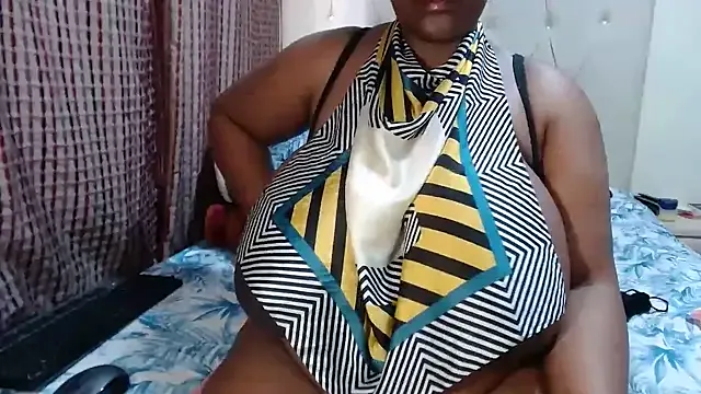 roouse – webcam model profile photo Image 19