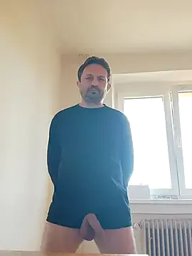  – webcam model profile photo Image 18
