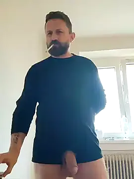 – webcam model profile photo Image 4