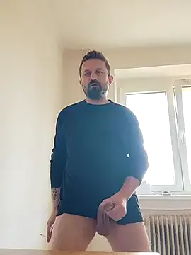 – webcam model profile photo Image 9