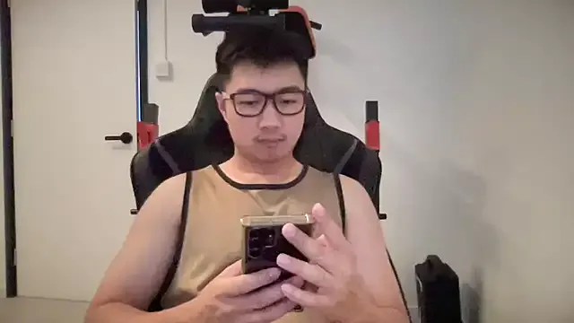 maataaan – webcam model profile photo Image 12