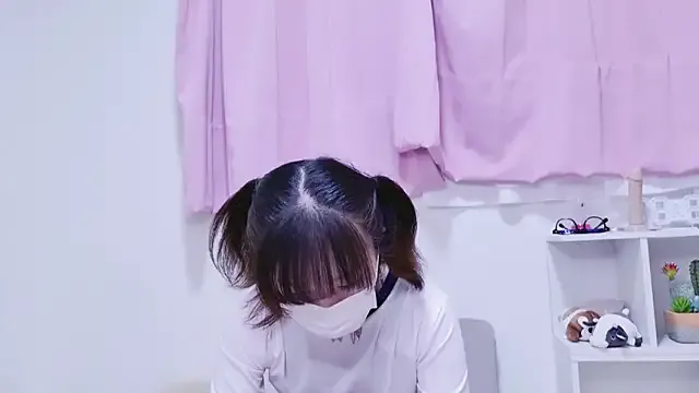 FroggyAnna – webcam model profile photo Image 8