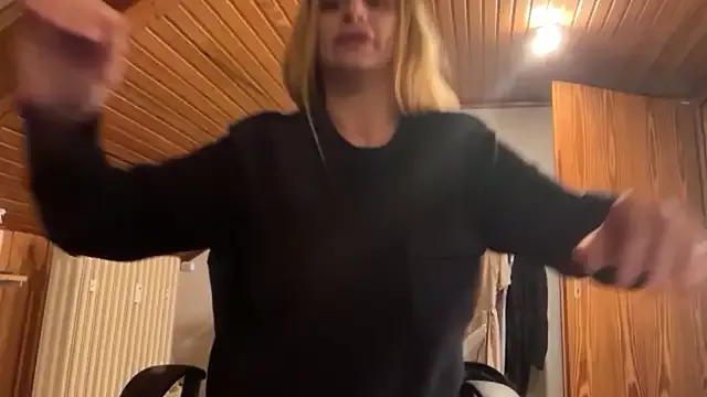 lilliiilliiillil – webcam model profile photo Image 17