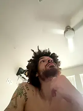 roouse – webcam model profile photo Image 12