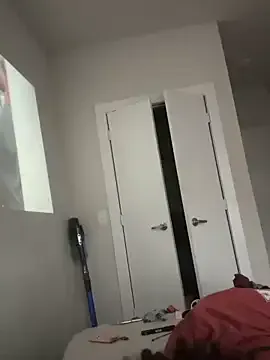 roouse – webcam model profile photo Image 13