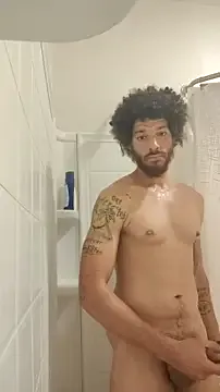 roouse – webcam model profile photo Image 2