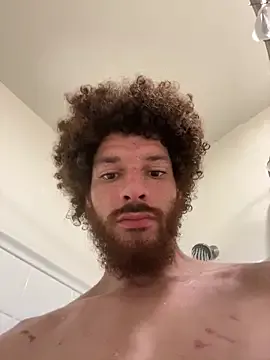 roouse – webcam model profile photo Image 4