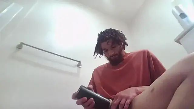 roouse – webcam model profile photo Image 6