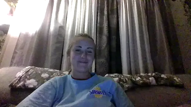 roouse – webcam model profile photo Image 19