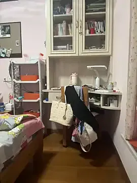 lucy-joy on FreeCamNet Image 10