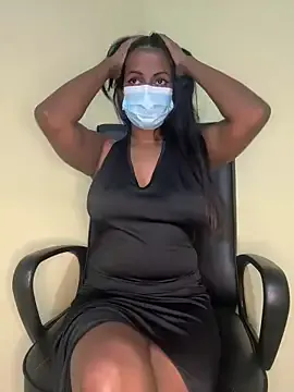 roouse – webcam model profile photo Image 14