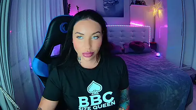 roouse – webcam model profile photo Image 17