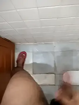 Queen_sofiyaa – webcam model profile photo Image 2