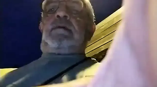 coolbrady17 – webcam model profile photo